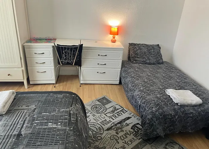 Comfy Rooms. Shared East London Homestay.